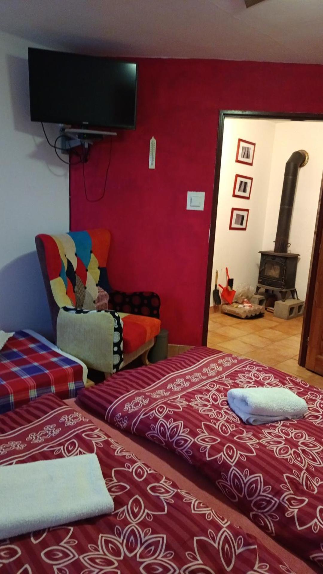 Vinný sklep Kovárna Rohatec Camera foto